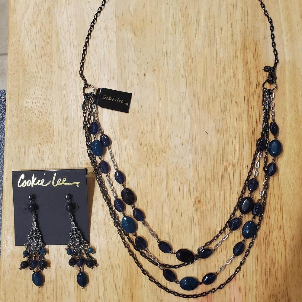 Cookie Lee Dark Blue and Black Necklace Set